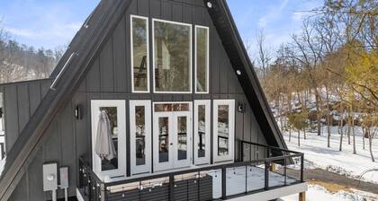 Chalet w/Hot Tub, Deck, Game Room & EV Charger