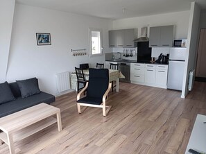 Living area - Ker Fran Escapade Iodée in Hirel direct view of the bay of Cancale /Mt St Michel (Hirel)