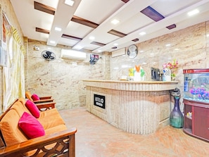 House | Reception - Hotel O Triplicane Park Royal (Chennai)