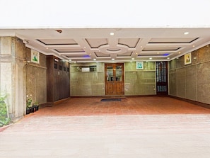 House | Reception - Hotel O Triplicane Park Royal (Chennai)