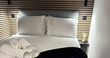 Modern studio close to Harry Potter, free parking