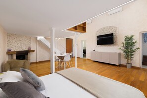 Iron/ironing board, WiFi, bed sheets - ATRHOME - Canova Prestige (Roma)