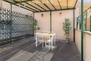 Outdoor dining - ATRHOME - Canova Prestige (Roma)