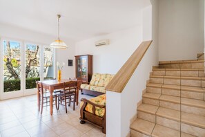 Interior - Villa Arneo by BarbarHouse (Torre Lapillo)