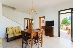 Dining - Villa Arneo by BarbarHouse (Torre Lapillo)