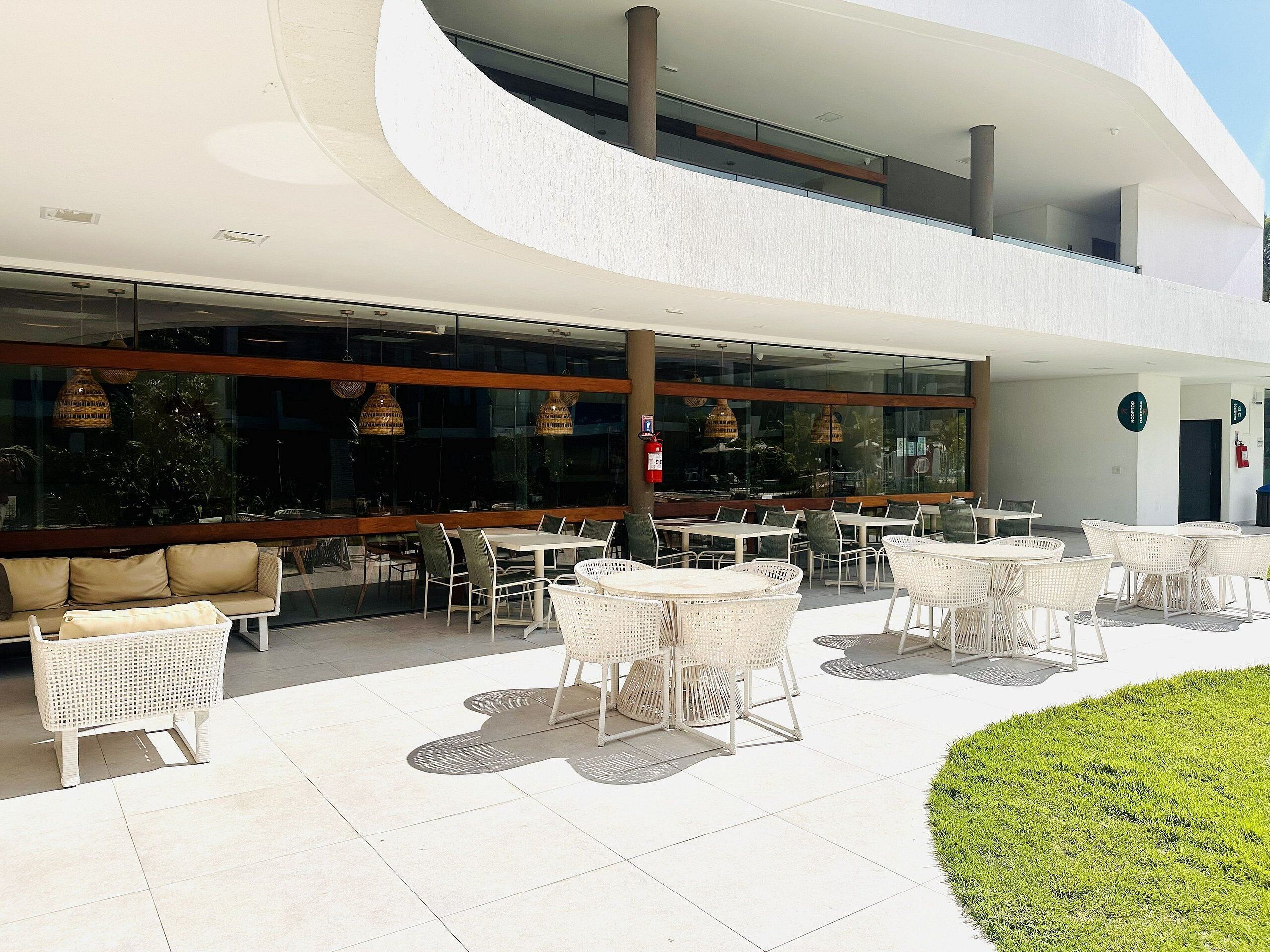 Apartment | Outdoor dining