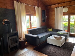 TV, fireplace, stereo