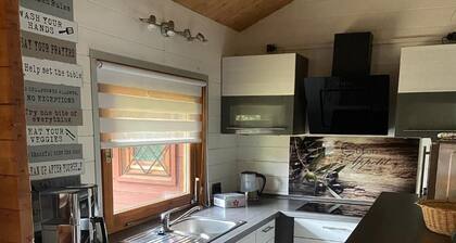 Chalet „Blockhaus Ferienzauber 3“ mit gemeinsamer Terrasse, privatem Garten und WLAN