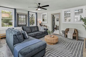 Living area - 4BR Retreat w/ Game Shed | Near Downtown (West Columbia)