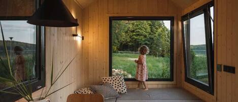 المنشأة من الداخل