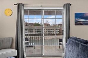TV - Branson Pond-view minutes to SDC & Lakes (Branson)