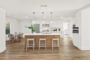Fridge, microwave, oven, stovetop - Serene 4BR w/ Open Layout | Close to Galleria & DFW (Farmers Branch)