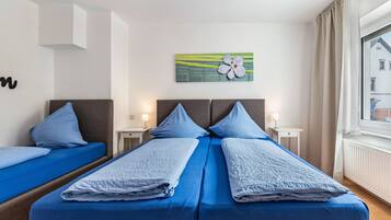 Iron/ironing board, WiFi, bed sheets
