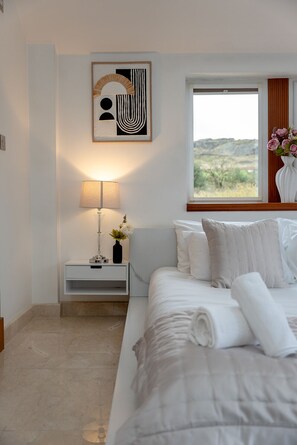6 bedrooms, desk, iron/ironing board, WiFi - Manley Mansion | Indoor Pool, Spa, Cinema, Sleeps 32 (Hapton)
