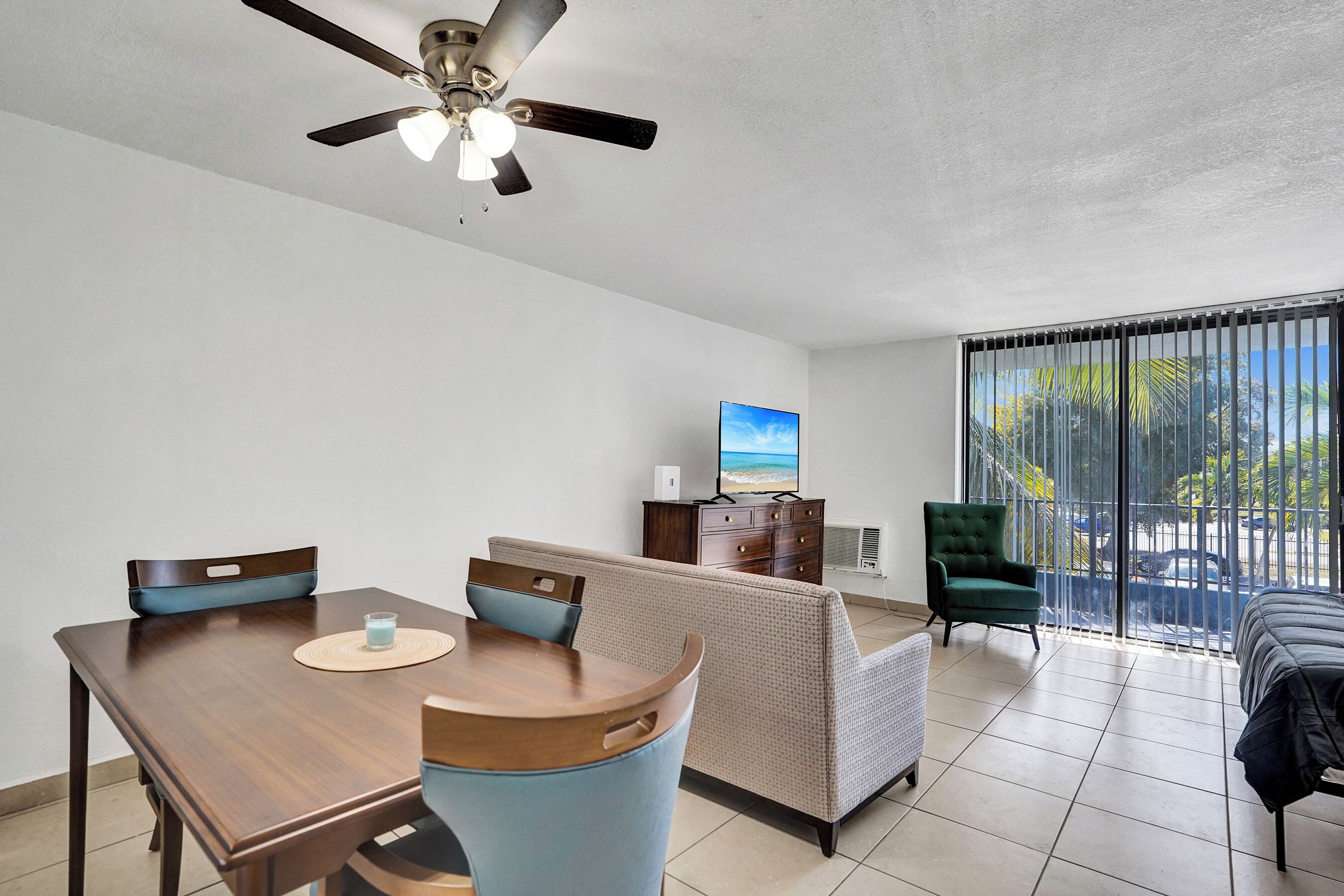 Studio – deluxe | Spiseområde på rommet