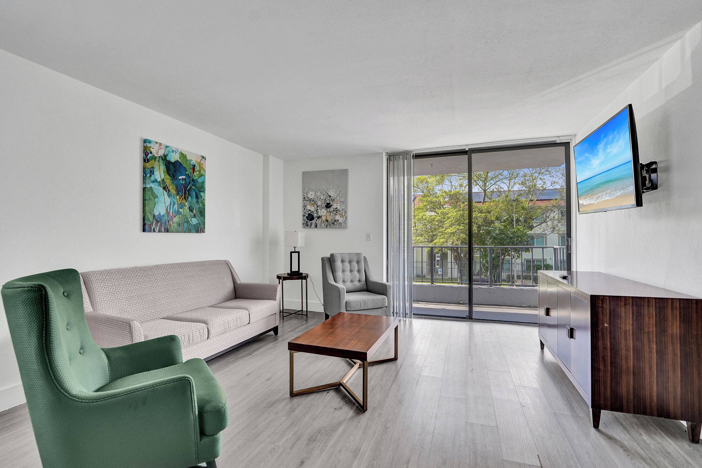 Rom – deluxe, 1 queensize-seng, ikke-røyk, privat bad | Oppholdsområde