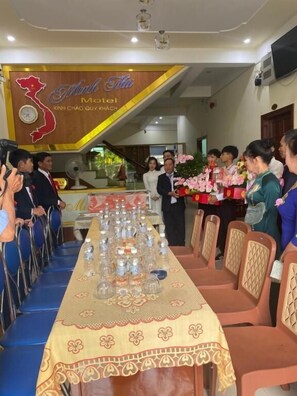 Basic Studio | Dining