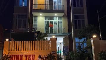 Basic Studio | Exterior