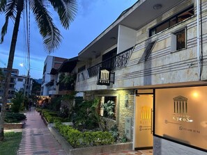 Exterior - Casa Kyros Boutique Coliving (Medellin)