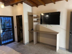 Deluxe Room | Interior - Casa Kyros Boutique Coliving (Medellin)