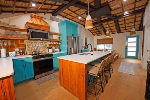Tropical Marina House-Across from the Indian River