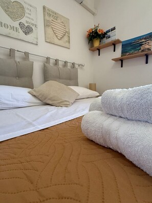 Iron/ironing board, WiFi, bed sheets - l'Ancora Blu - Amazing Sea View (Porto Torres)