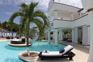 Pool - Luxury 3BR Villa | Private Chef, Golf Cart & Pool | VIP Beach Access (Cabarete)