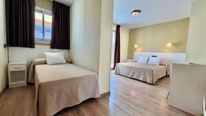 Triple Room, Balcony - Hotel Celymar (Benidorm)