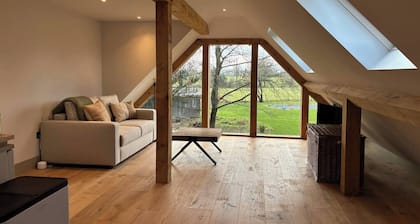 The Loft – 1 bed space with gated parking