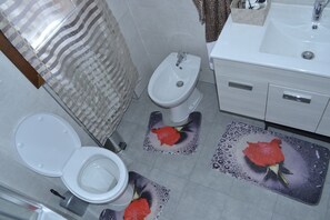 Bathroom - Tourist Location for families and couples. (Venezia)