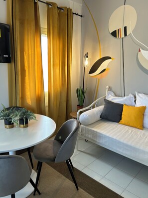 Living area - Tower 22 - Historic center, near the train station (Modena)