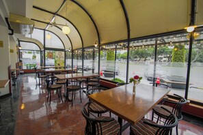 Restaurant - Britania San Borja (Lima)