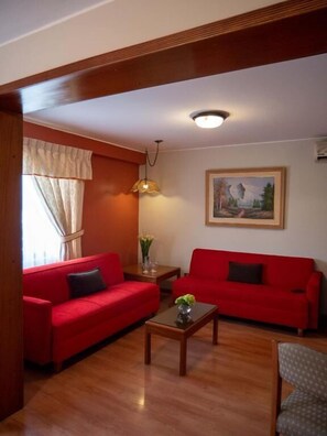 Living area - Britania San Borja (Lima)