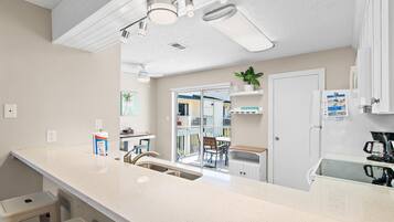 Casa, varias camas (Sandprints C12) | Cocina privada