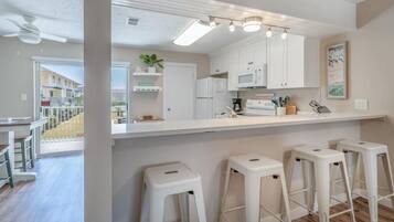 Casa, varias camas (Sandprints C12) | Cocina privada
