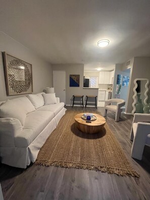 TV, offices - Winter Park Spacious Unit - 118 (Winter Park)