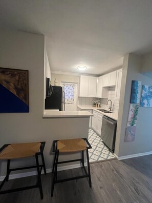 Fridge, microwave, oven, stovetop - Winter Park Spacious Unit - 118 (Winter Park)