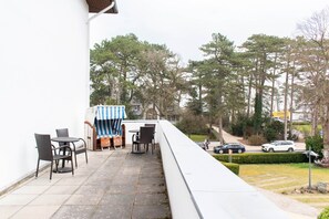 Outdoor dining - Vrbo Property (Timmendorfer Strand)