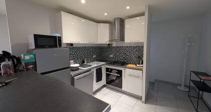 Appartement duplex avec parking, proche Eurexpo et Groupama stadium