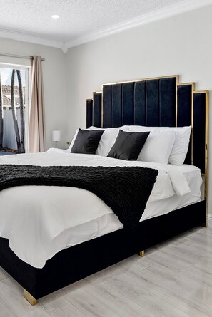 3 Schlafzimmer, Zimmersafe, Schreibtisch, Bügeleisen/Bügelbrett