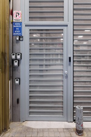 MOID Urban Suite 2 - Prime Location - City Center | Front of property - Moid Urban Suites (Athens)