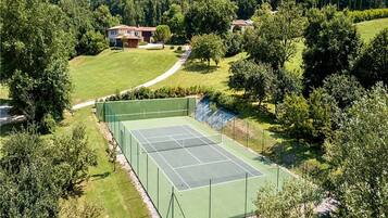 House | Sports court