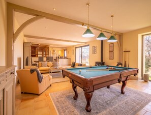 House | Game room - French Estate With Pool & Sauna (Damiatte)