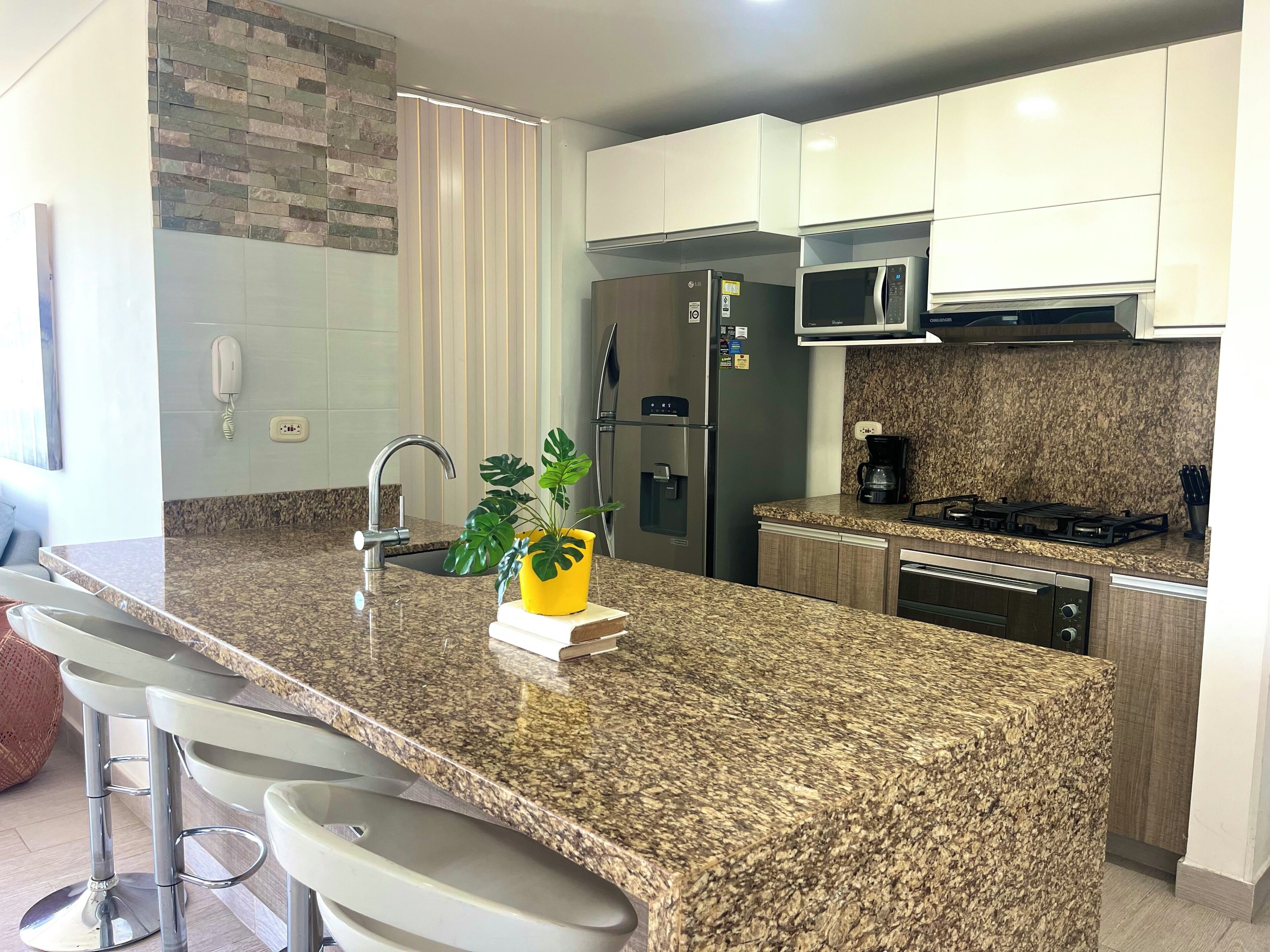 Leilighet, bassengutsikt | Eget kjøkken