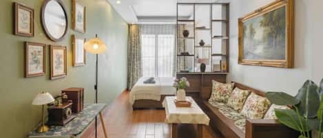 Suite studio luxueuse, balcon, vue sur la ville