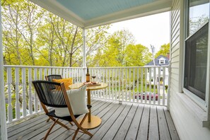 Outdoor dining - Maine Social House/By Downtown/Balcony (Portland)