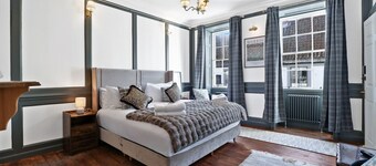 The Library at The Merchants