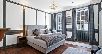 The Library at The Merchants