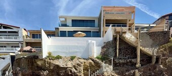 Little Pearl- Beachfront Studio for Two