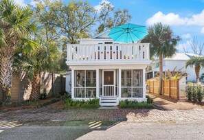 Exterior - Two Palms Cottage on St Simons (St Simons Island)